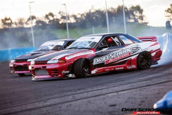 DRIFT BATTLE HOT LAPS