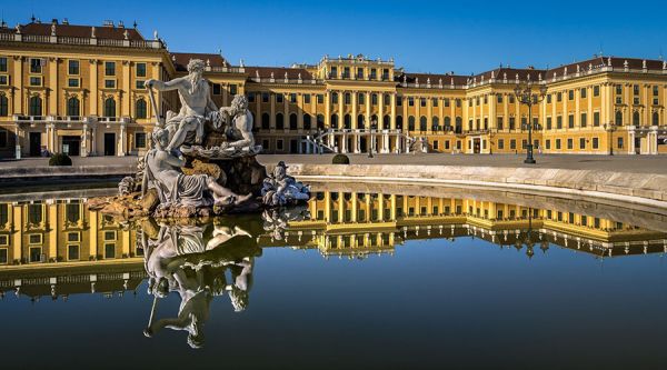 Schönbrunn Small Group Tour - 2.5 hours