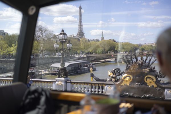 Bustronome Paris 2h Lunch  - Gastronomic Restaurant aboard a Luxury Bus - 360* Panoramic View of Paris